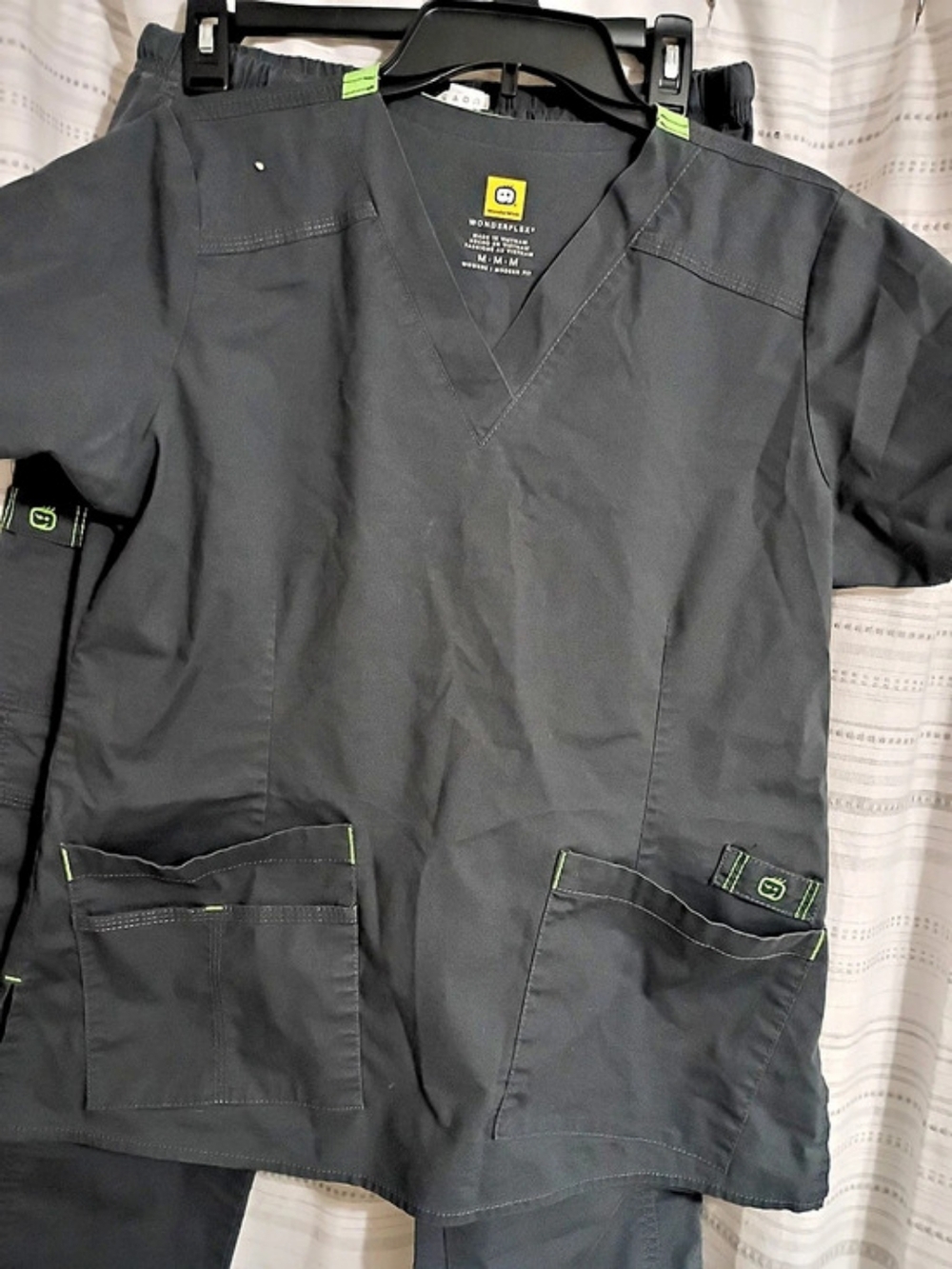 WonderWink W123 Scrub Set Gray Size Medium Like New